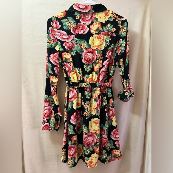 🔴 Seductions Black Dress with Red and Yellow Floral Print Size Small - Picture 9 of 9